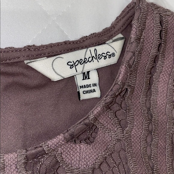 Lavender lace dress - Picture 2 of 2